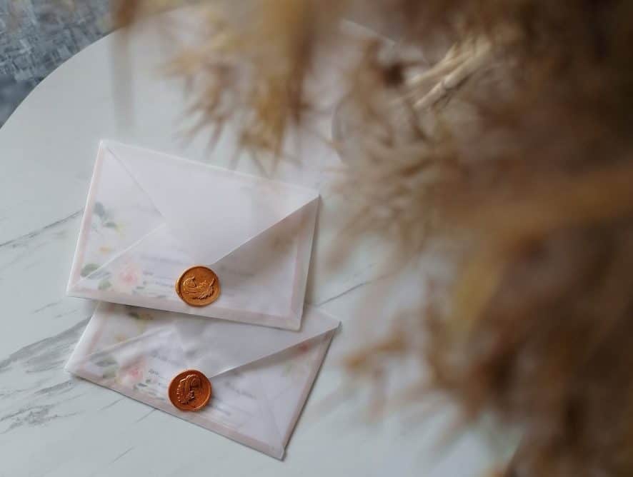 What design to choose for wedding invitations?